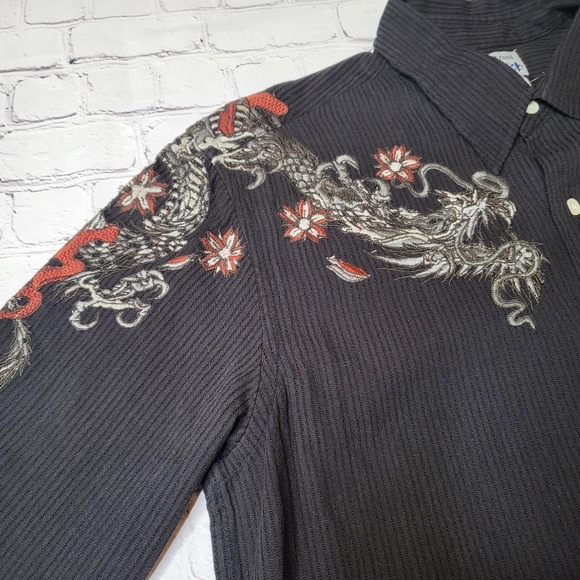 Lucky Brand Black Dragon Embroidered Button Down Shirt Size M - Picture 2 of 9